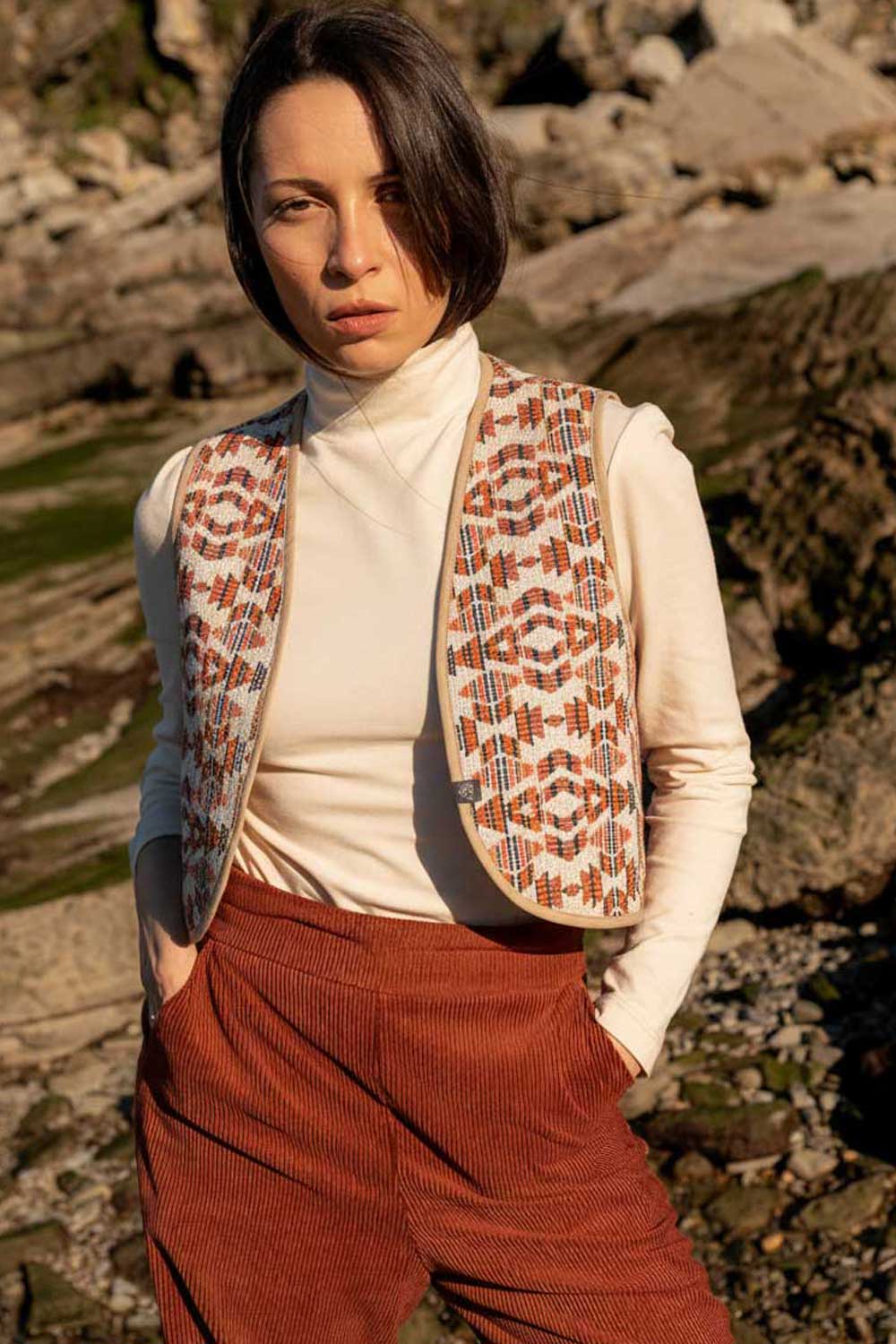 Herbstmode in soften Farben - Wests MIA, Rollishirt NEO und Cordhose GLEN von WiDDA