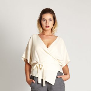 Kimonobluse in Offwhite aus fein strukturiertem Tencel mit Stillfunktion