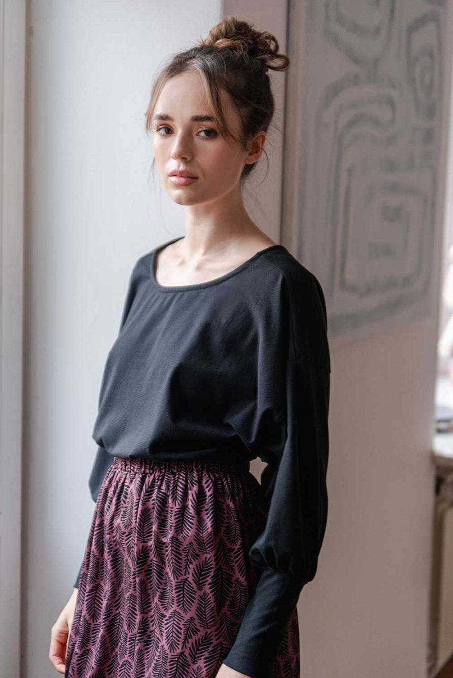 schwarzes Longsleeve AVA aus Bio-Baumwolle – Bild 5
