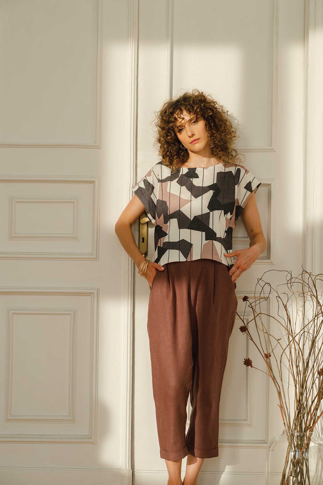 Leinenhose BOLLE in Mocha Braun aus Ramie, lässige Bundfaltenhose