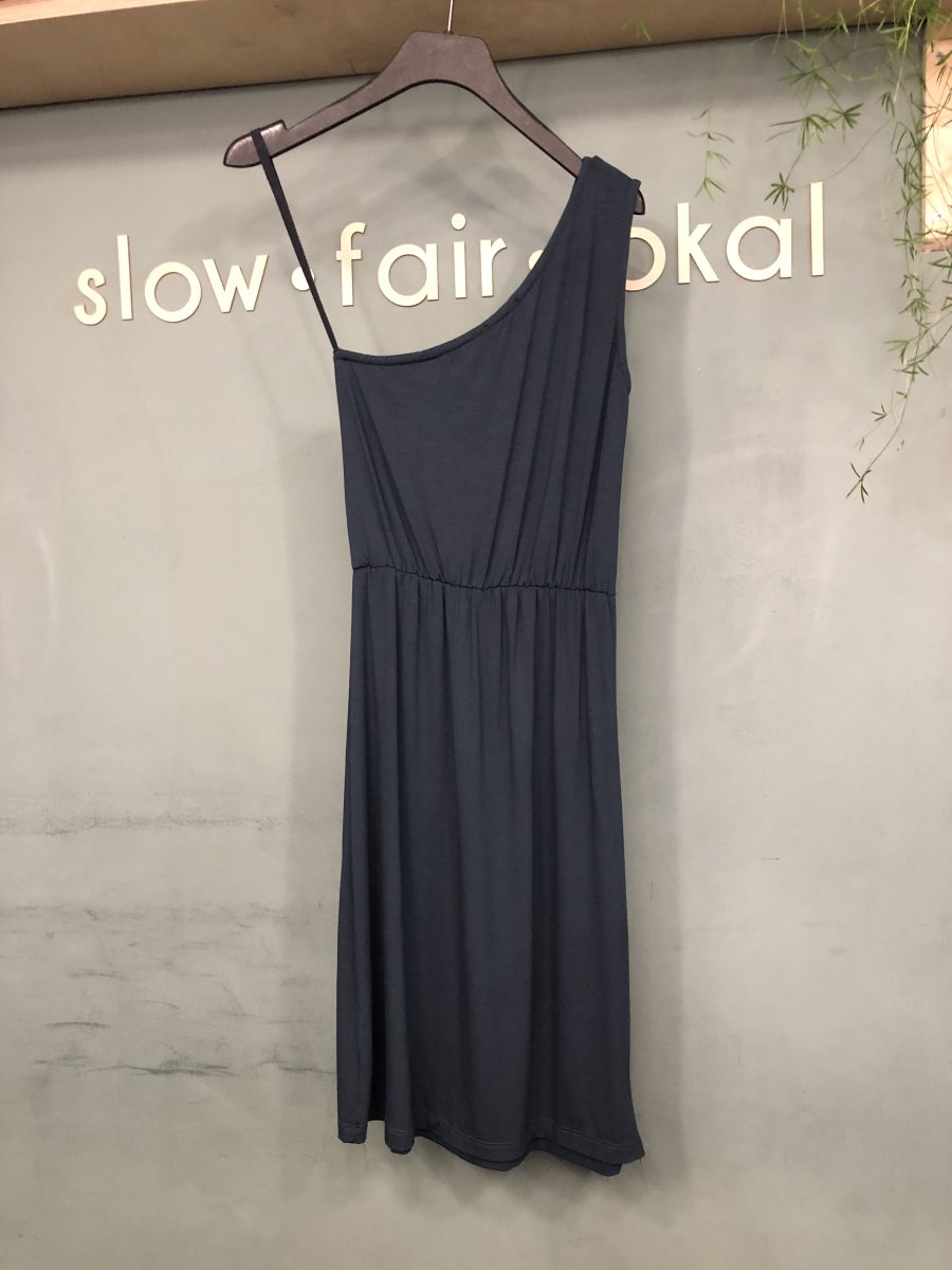 Preloved One-Sleeve Kleid UNA rauchblau aus ECOVERO® Jersey – Bild 6