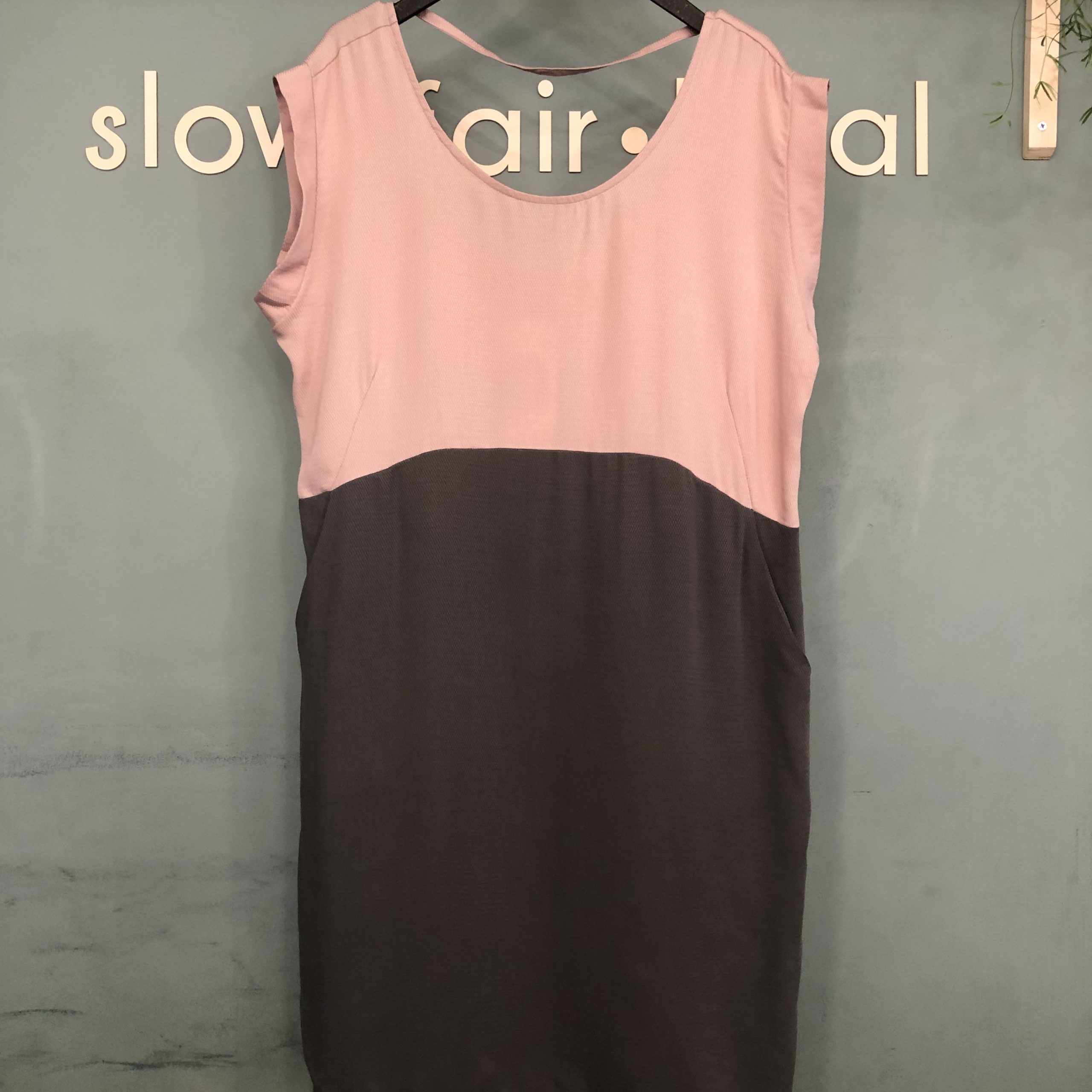 Preloved Kleid "Too Pale" - Sommerkleid aus Tencel® in Rosé und Grau