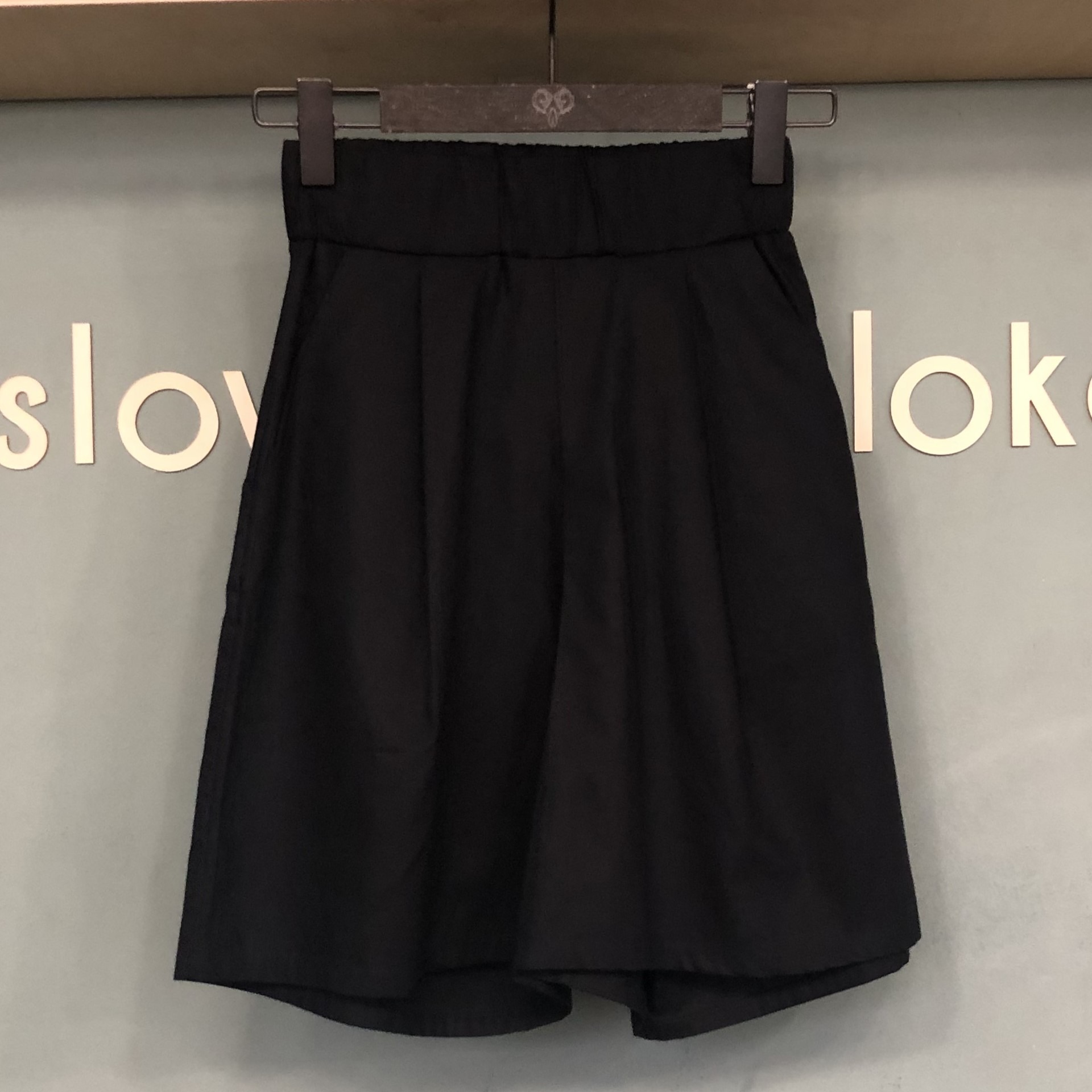 Peloved Schwarze Shorts INDI aus TENCEL® und Leinen - XS