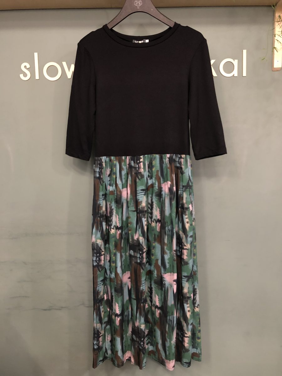 Preloved Kleid MIXI schwarz/aquarell Print aus ECOVERO® – Bild 3