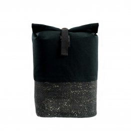 Rolltop Rucksack aus Kork und recycelter Baumwolle in Schwarz von UlstO Bags