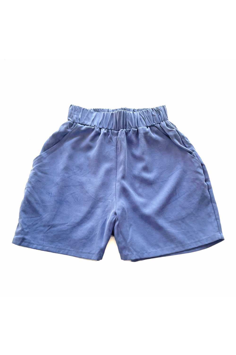 Kurze Hose SHORTI lavendel aus ECOVERO Viskose mit elastischem Bund und Seitentaschen