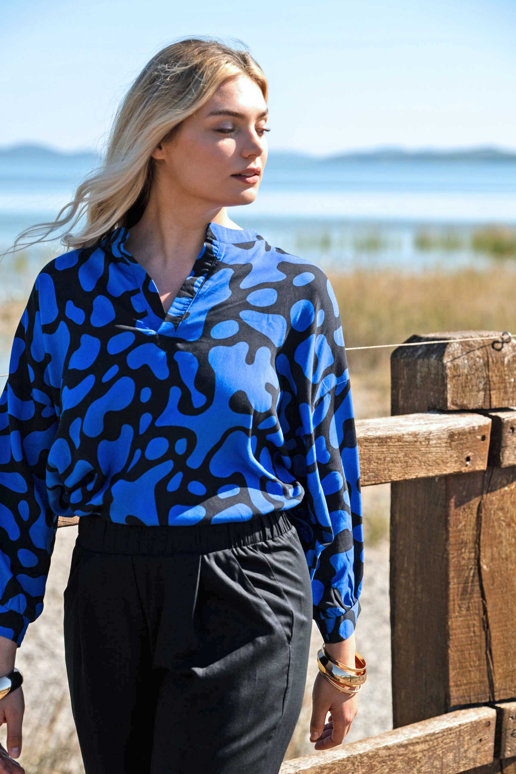 Bluse MONYA blue bubble