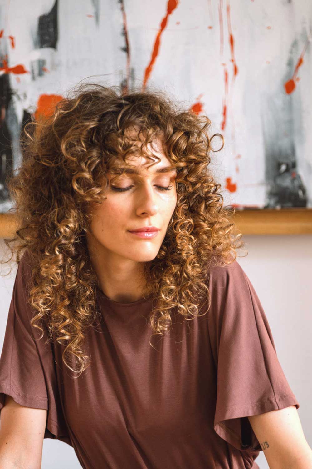 Rückenfreies Shirt FARI mocha aus TENCEL Lyocell mit tiefem Rückenausschnitt und lockerem Schnitt