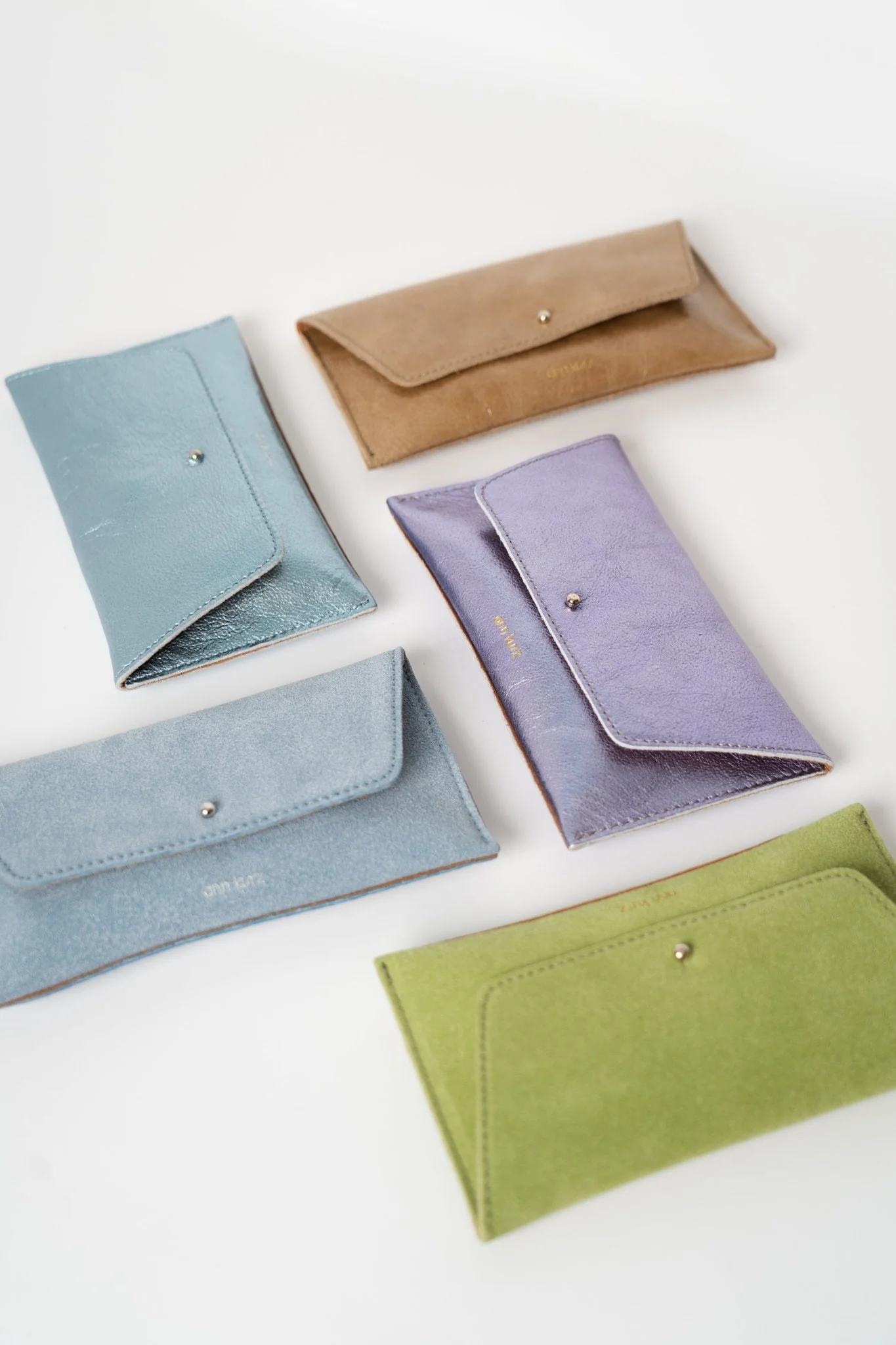 Ledergeldbörse aus metallic Leder in Lavendel von Ann Kurz