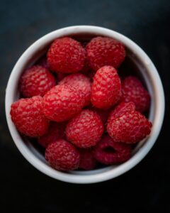 Himbeeren, Foto von Ashley Byrd auf Unsplash