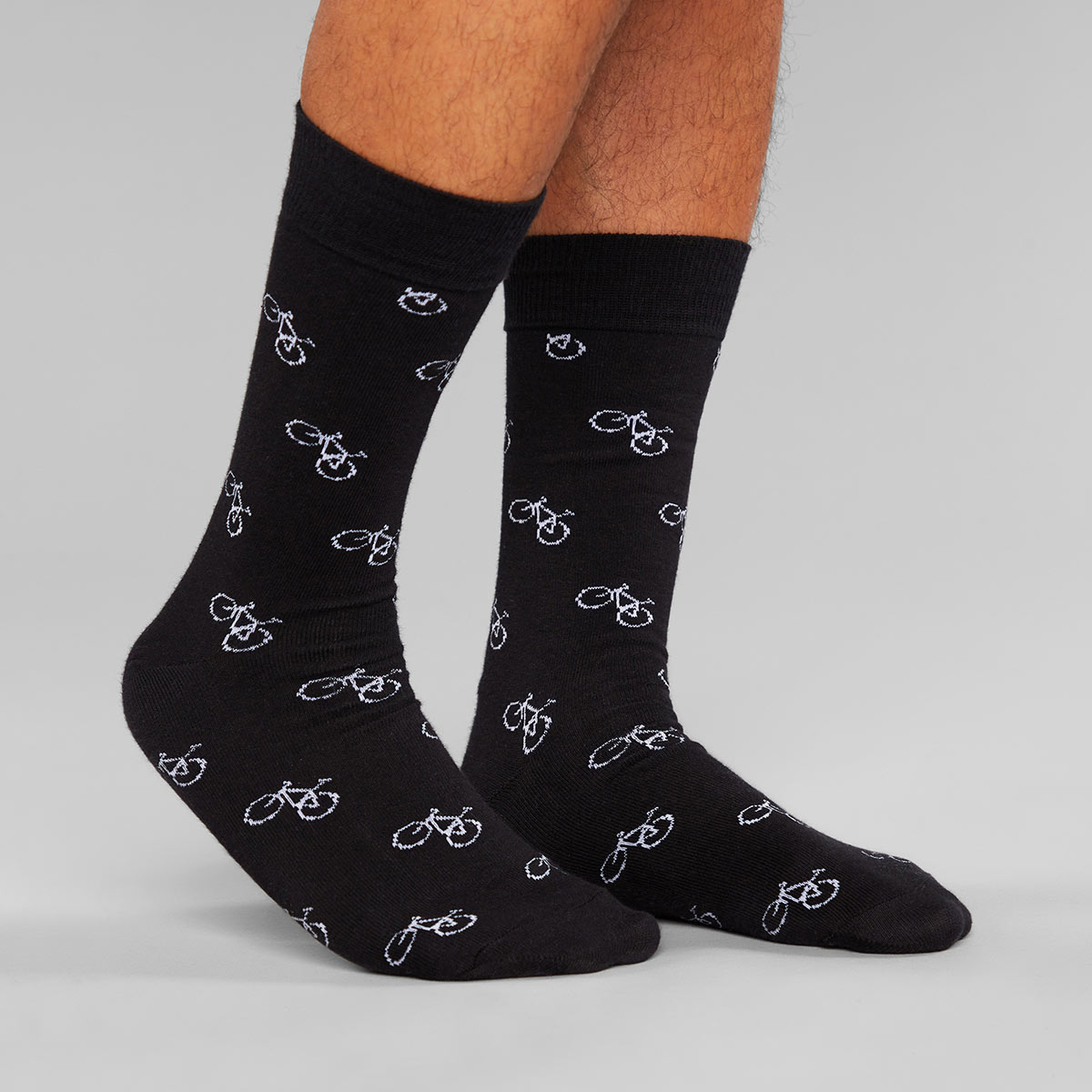 Schwarze Socken aus Bio-Baumwolle mit Fahrrad-Muster von Dedicated
