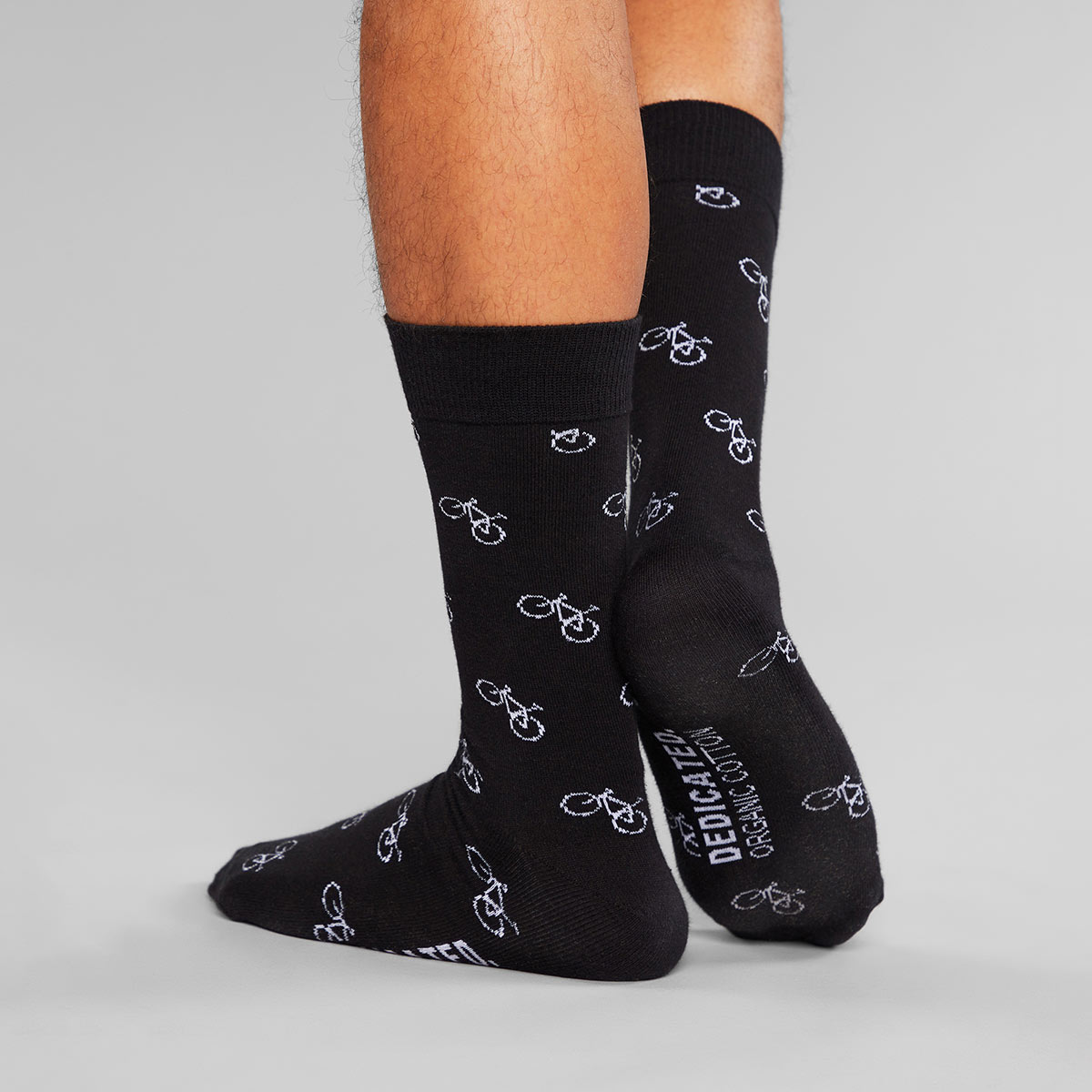 Schwarze Socken aus Bio-Baumwolle mit Fahrrad-Muster von Dedicated