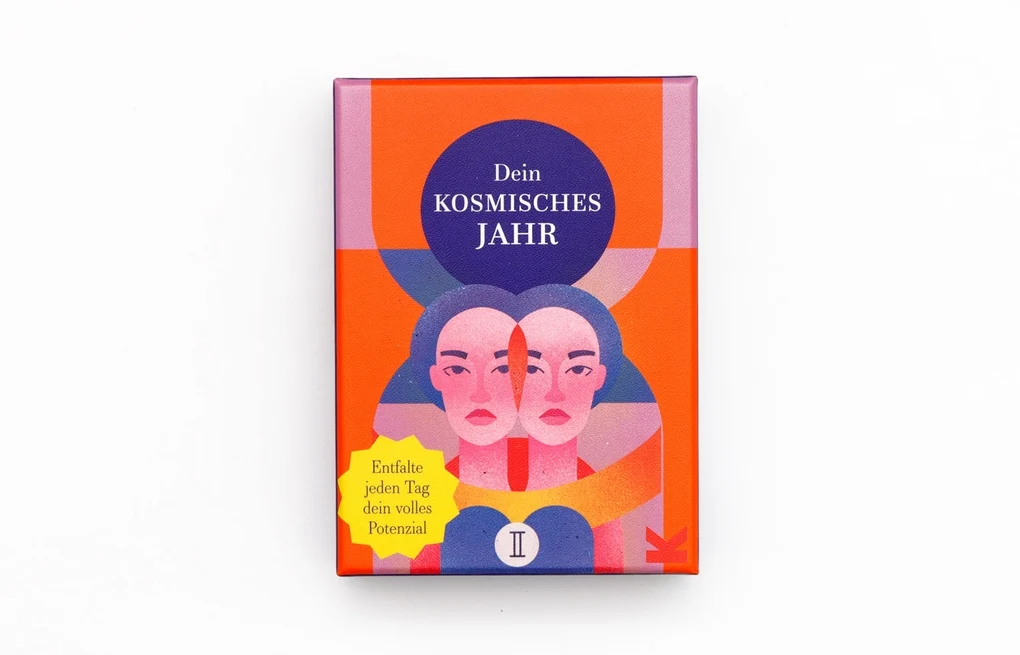 Dein kosmisches Jahr von Theresa Cheung mit 46 farbig illustrierten Astrologie-Karten und Booklet zu Mondphasen und kosmischen Tagesimpulsen.