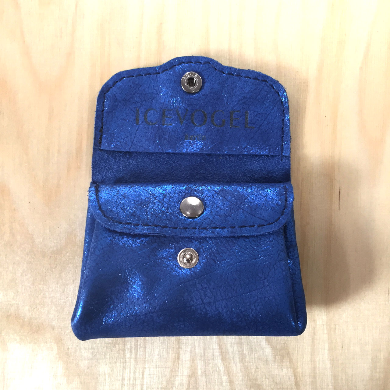 metallic blaue Geldbörse aus Leder von Icevogel