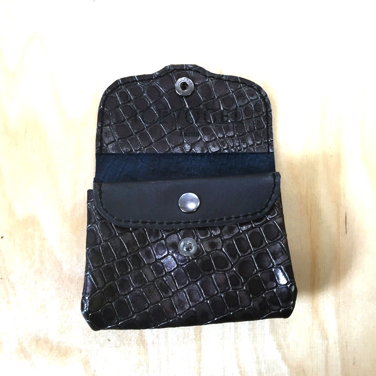 dunkelgraue Geldbörse aus geprägtem Leder von Icevogel