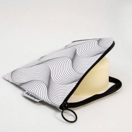 wasserdichte Seifentasche mit Reißverschluss mit grau weißem Wellenmuster