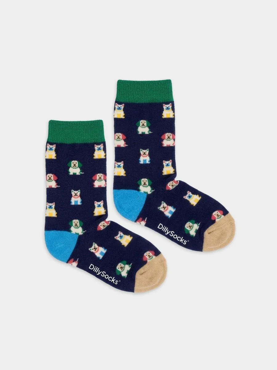 Lil Dog Society Kindersocken von DillySocks aus Bio-Baumwolle mit buntem Hundemotiv für Babys und Kinder bis 9 Jahre.