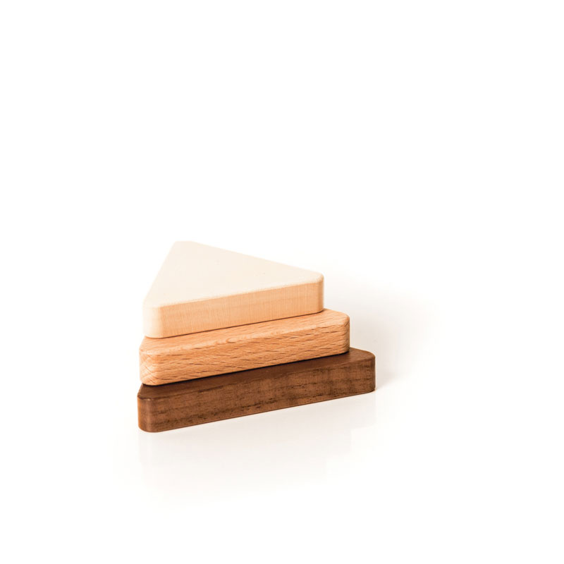 dreieckige Schlüsselmagneten in allen drei Holzvarianten