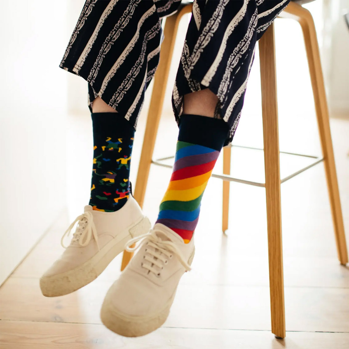 Regenbogen Socken von Many Mornings