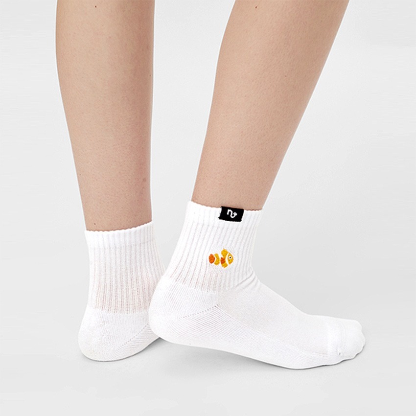 Sport Socken mit Clownfisch Stickerei von Natural Vibes