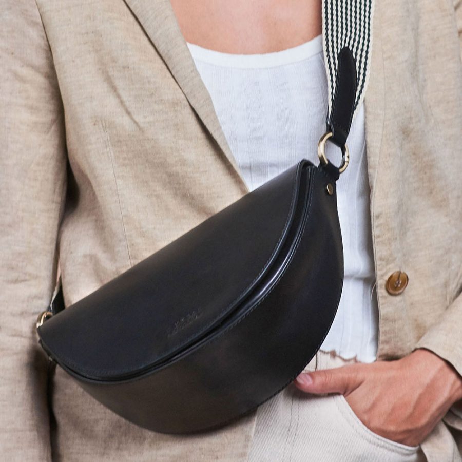 schwarze Halbmondförmige Handtasche aus Leder mit auswechselbarem Träger von O My Bag