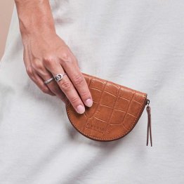 Braune halbrunde Geldbörse mit Croco Prägung aus Eco-Leder von O My Bag