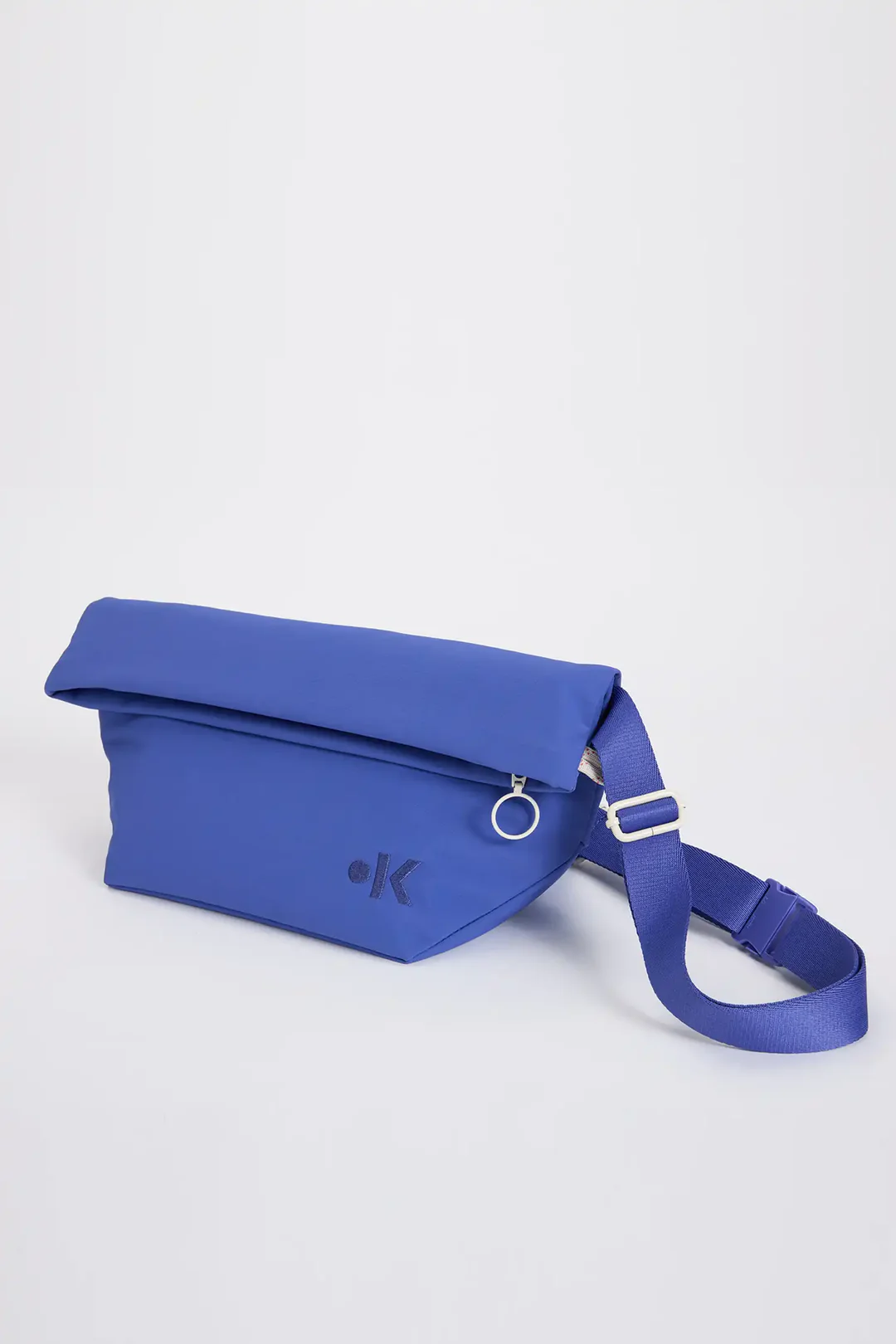 TAAVI Sling Bag