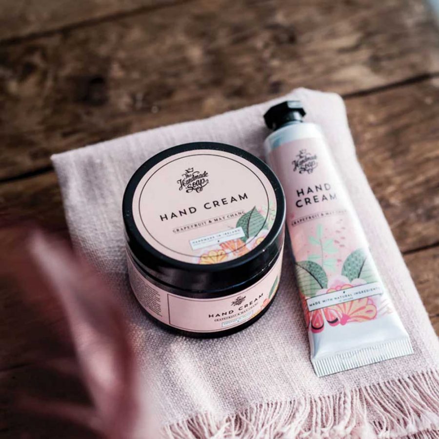 Fruchtig frische Handcreme Grapefruit & May Chang von The Handmade Soap Company.