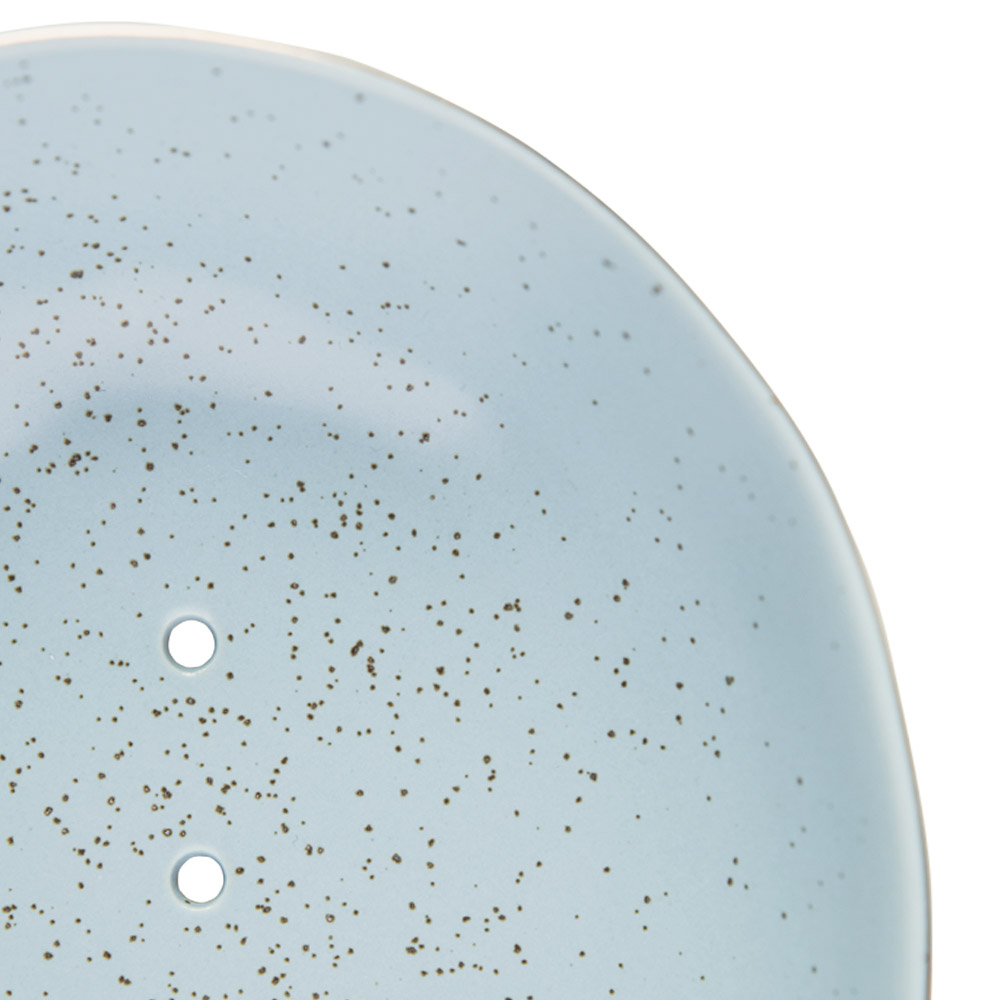 ovale Seifenschale Classic aus Keramik in hellem Blau mit zart goldenem Rand von Tranquillo
